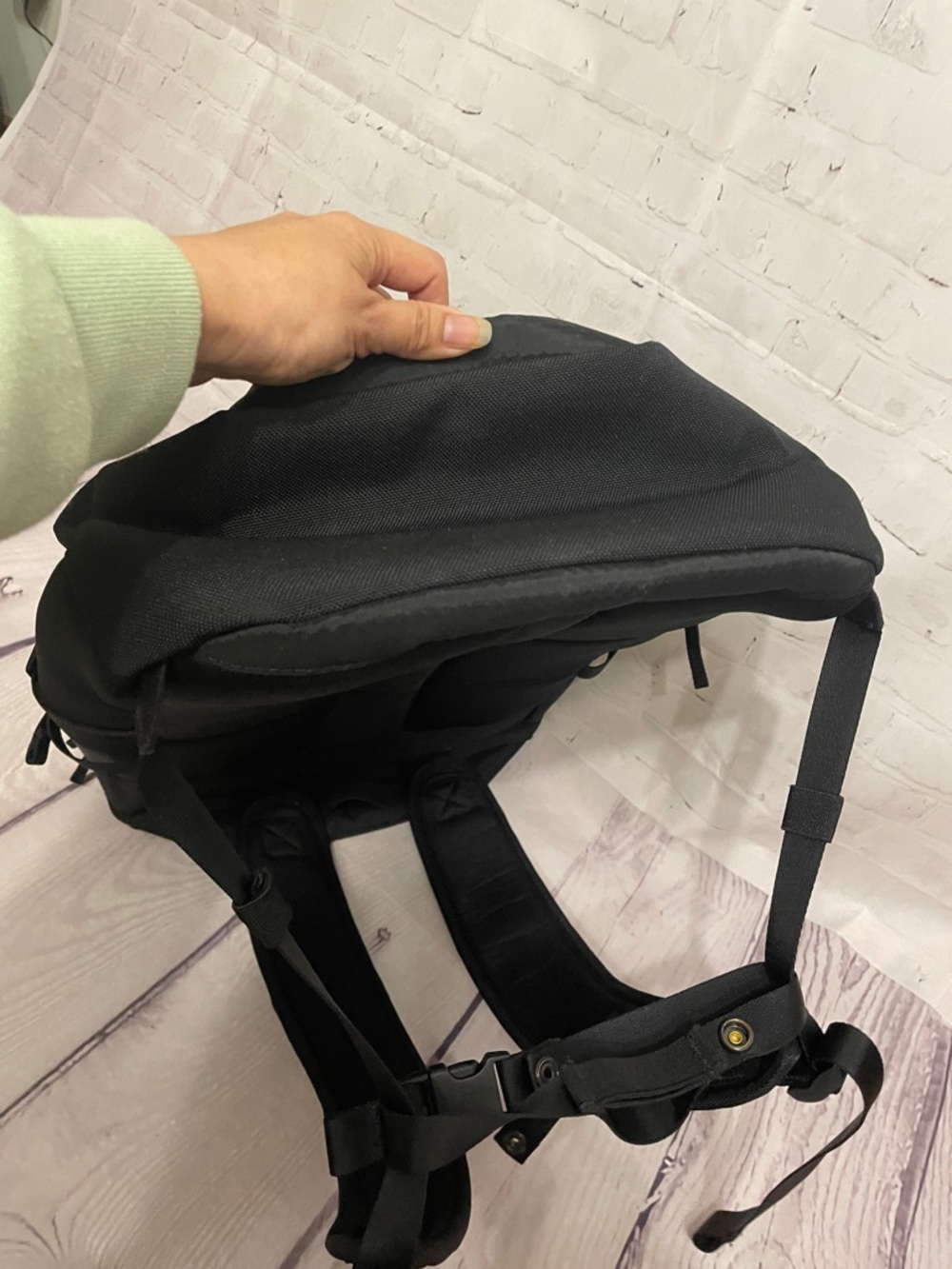 LuLulemon Room To Roam Backpack 23L - Picture 15 of 15